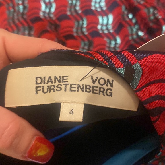 Diane Von Furstenberg Red Metallic Printed Dress Size 4 - Picture 8 of 16
